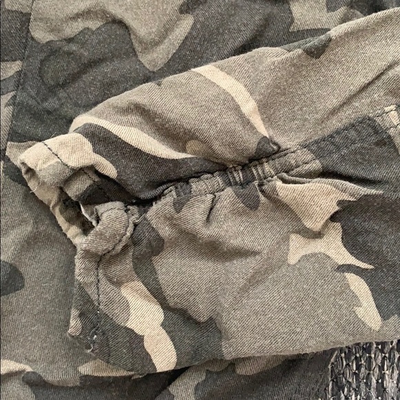 Camo Joggers - Picture 2 of 4